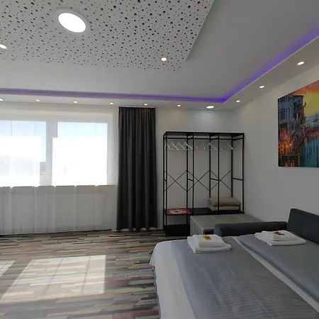 Modern Neuburg Us - Neu - 2 Zimmer, Komfort, Ausgestattet, Smart Tv, Wi-fi Apartment