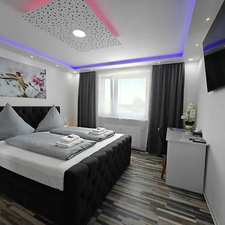 Modern Neuburg Us - Neu - 2 Zimmer, Komfort, Ausgestattet, Smart Tv, Wi-fi Apartment *