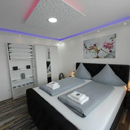 Modern Neuburg Us - Neu - 2 Zimmer, Komfort, Ausgestattet, Smart Tv, Wi-fi *